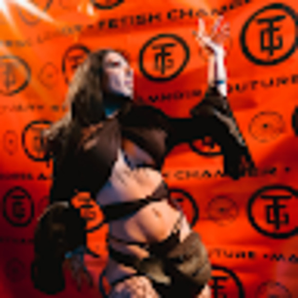 Meet your Posher, Mariah - Picture 1 of 1